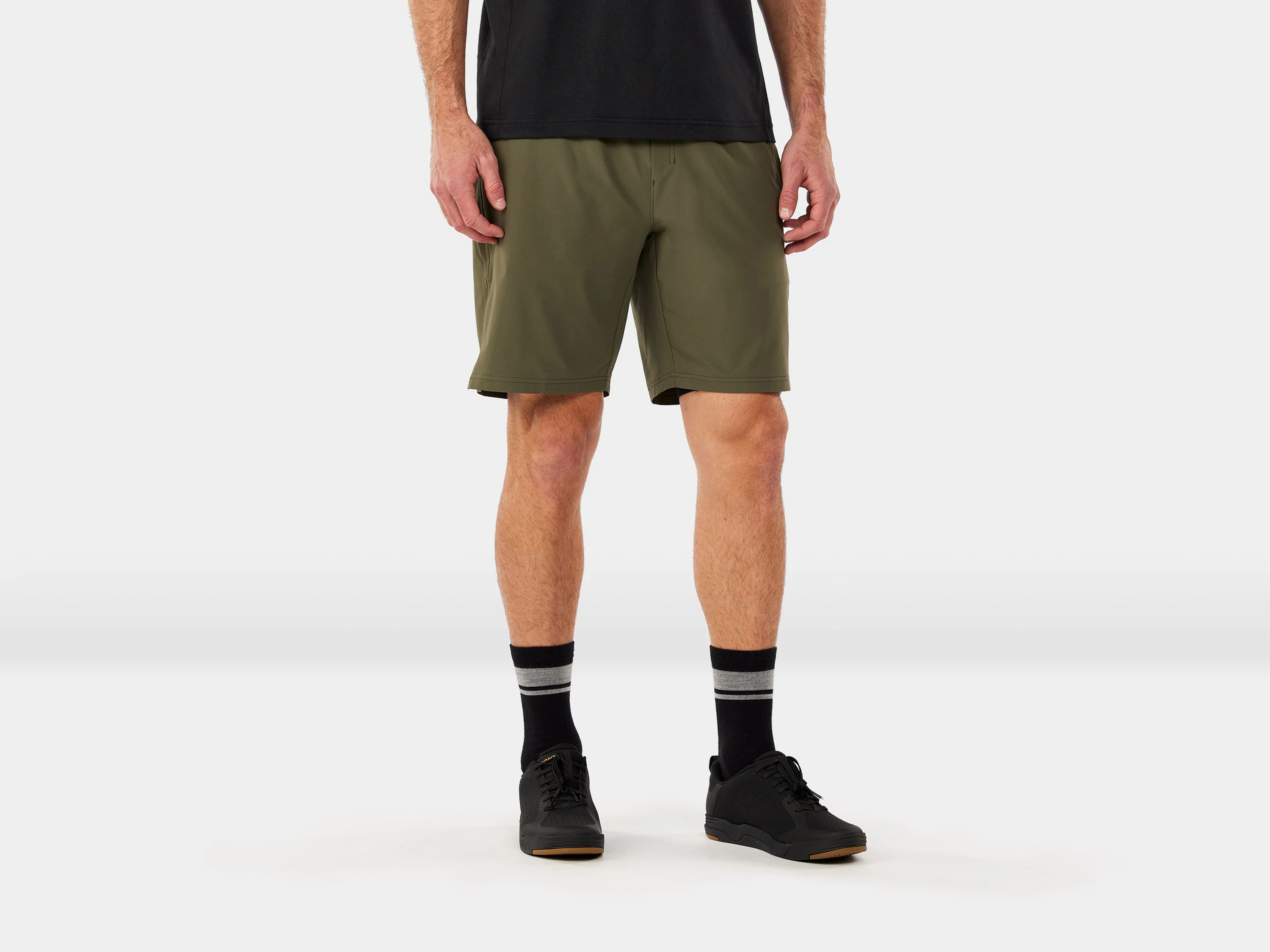 Short Trek Quantum Small Black Olive